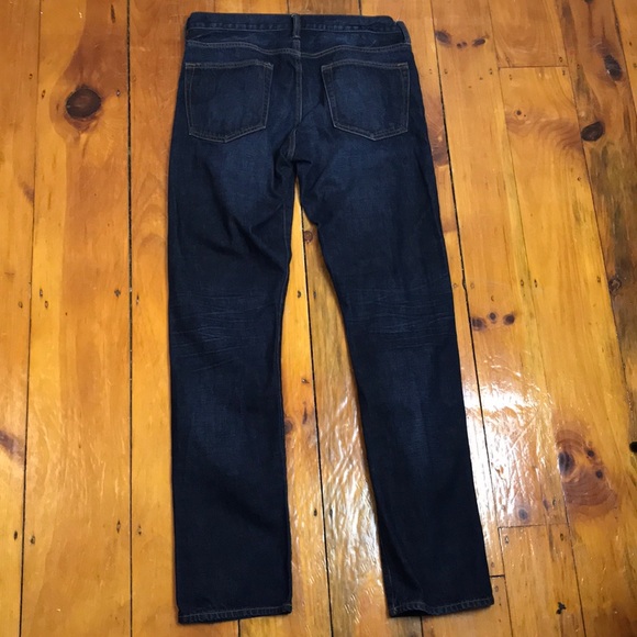 Gap Men’s Standard Dark Wash Tapered Leg Jeans - Picture 3 of 6